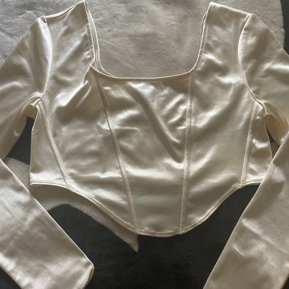 Silk Cream Long Sleeve Crop Top - Picture 4 of 4